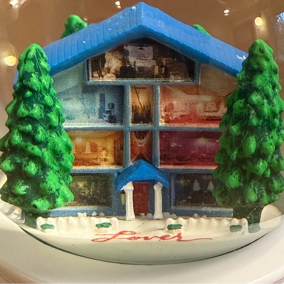 Taylor Swift Lover Snowglobe w/ box - Picture 7 of 11